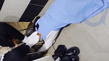【马来西亚校服女奴】妹妹的羞耻屈辱：在女仆姐姐靴底与脏白袜下洗礼。口球、裹头丝袜下的滚烫圣水盲倒折磨！