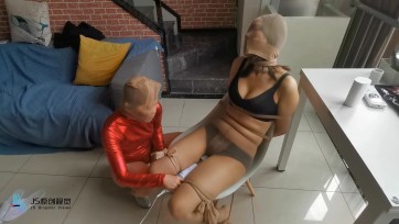 【JS】《丝劫2》女贼入室抢劫 丝袜捆绑堵嘴 强制刺激